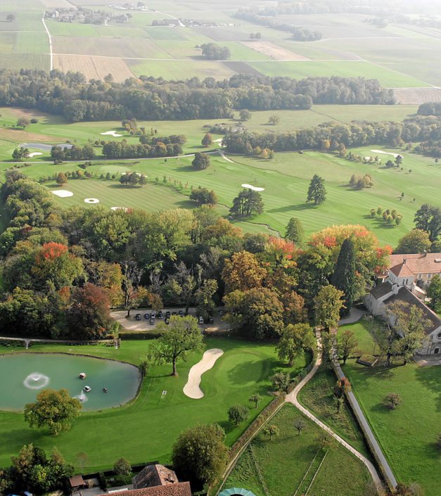 vue drone aérienne du parc Golf & Country Club de Bonmont