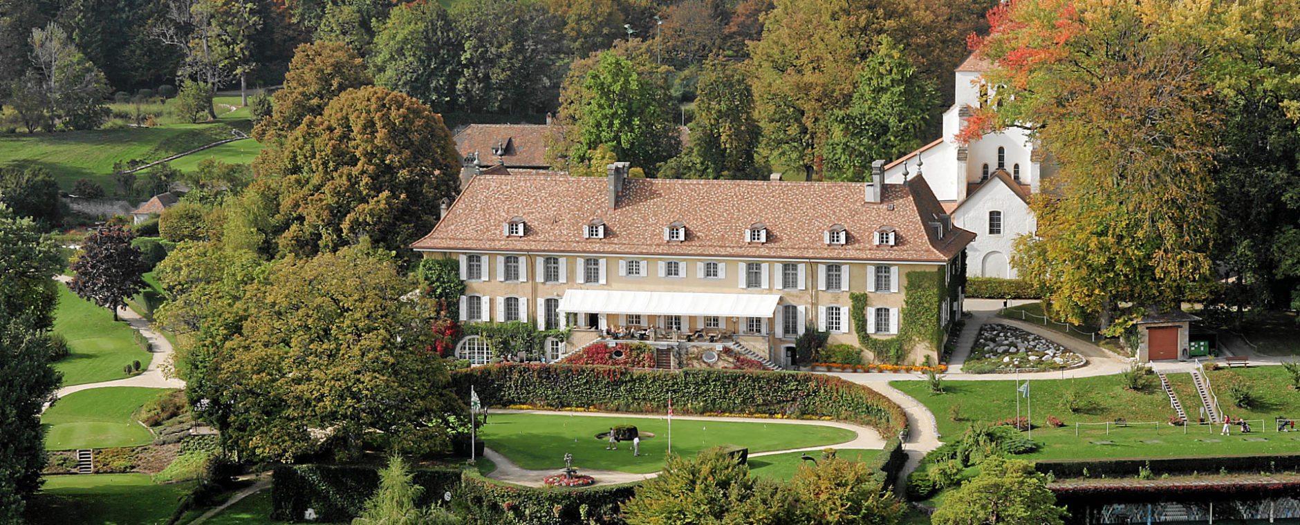 photo vue du ciel en drone domaine Bonmont