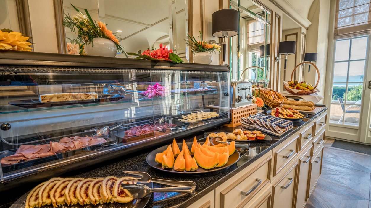 offre petit déjeuner complet château de Bonmont