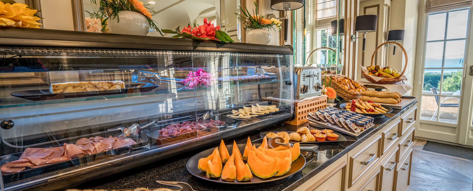 offre petit déjeuner complet château de Bonmont