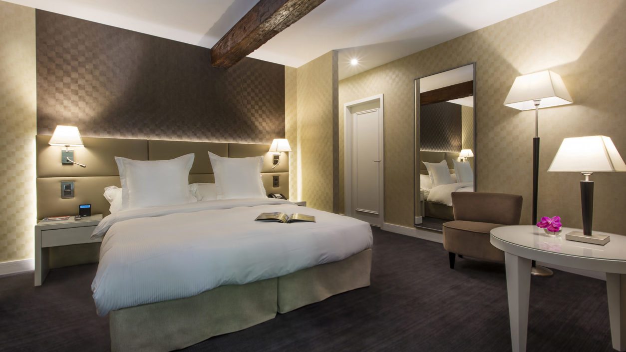 photo chambre standard château de Bonmont