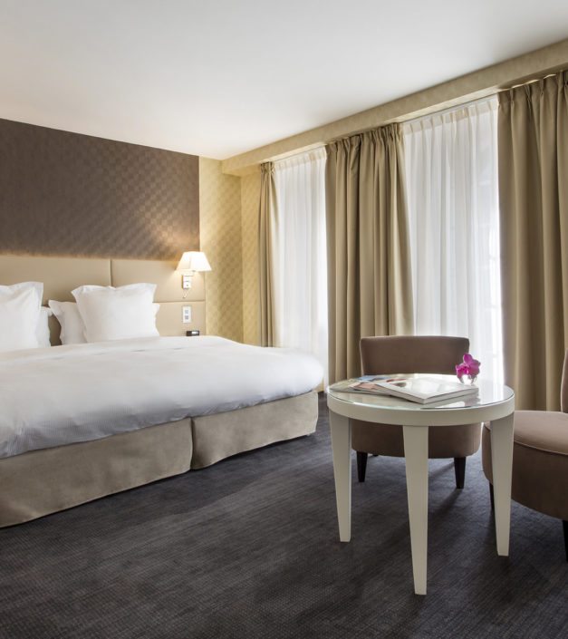 photo chambre supérieure château de Bonmont