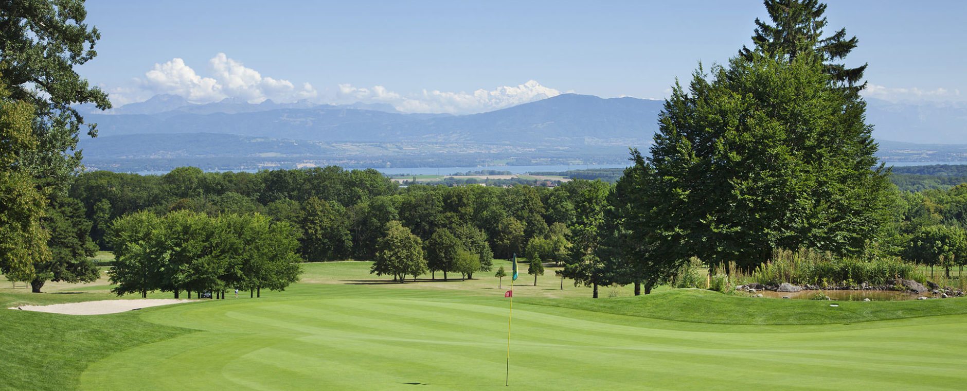 vue dégagée practice golf château de Bonmont