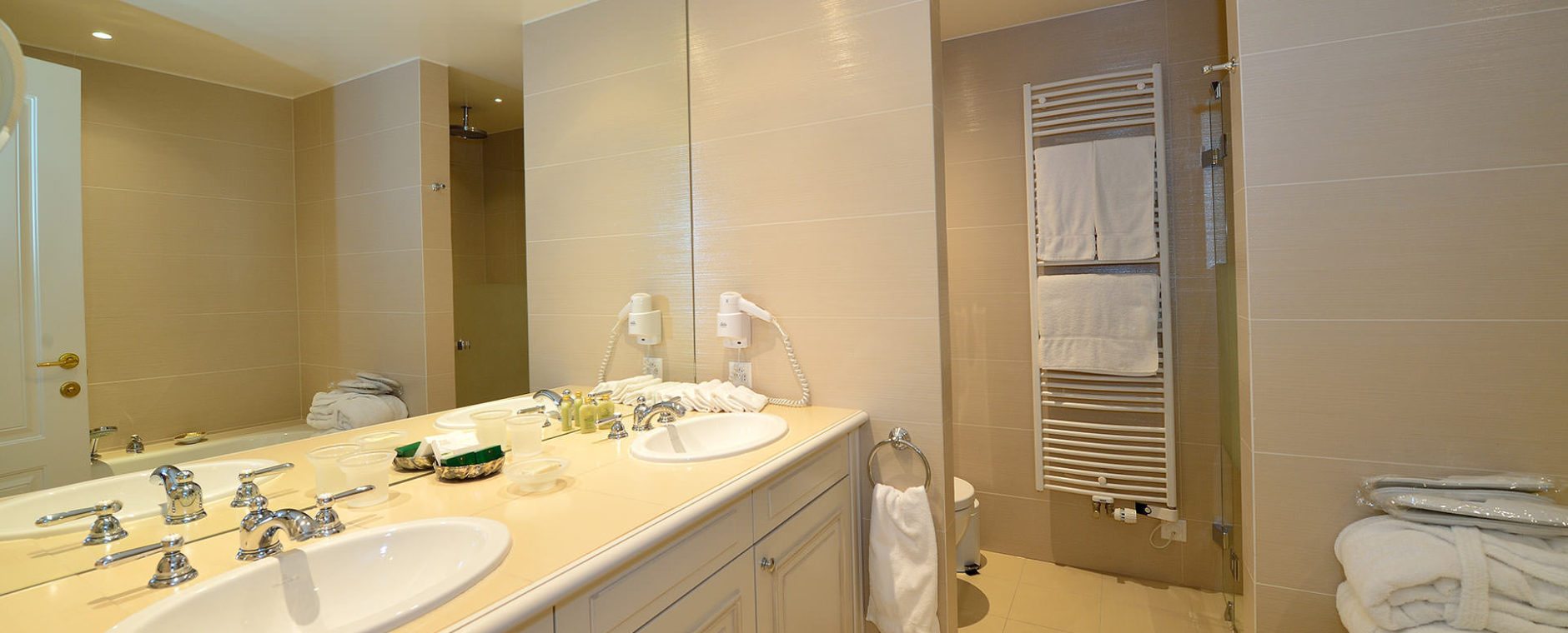 visuel salle de bain junior suite hotel Bonmont