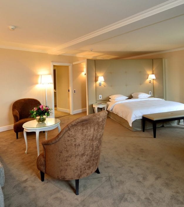 lounge chambre junior suite hotel Bonmont