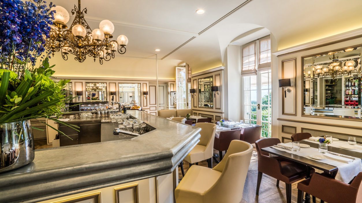 Le Cercle restaurant décoration intérieur Bonmont