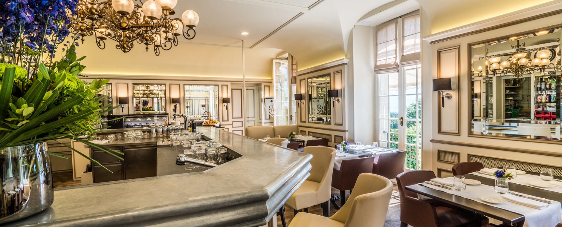 Le Cercle restaurant décoration intérieur Bonmont