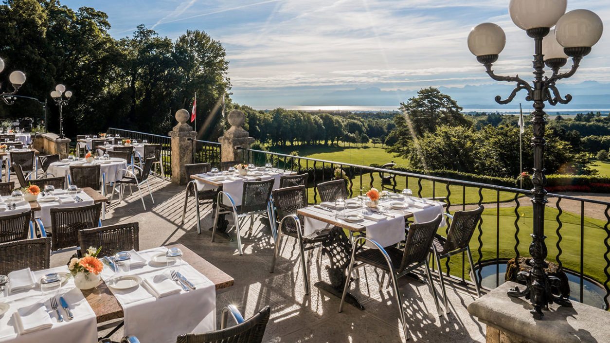 déjeuners diners terrasse restaurant Bonmont