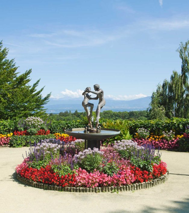 Statue Bonmont fleurs printemps domaine