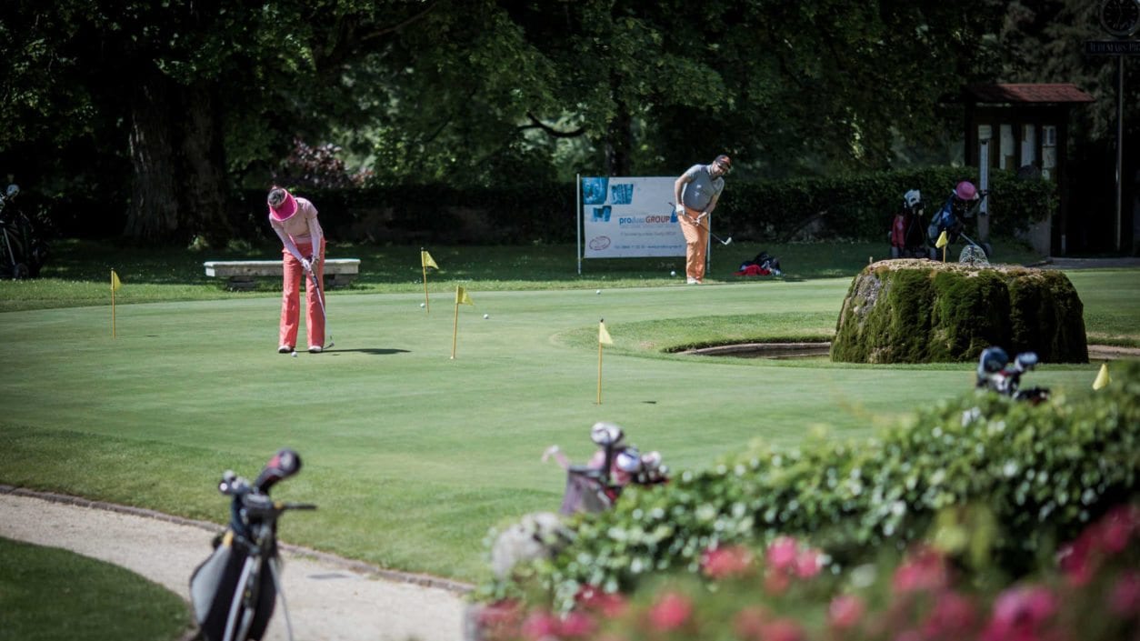 Joueurs golf practice Golf & Country Club Château de Bonmont