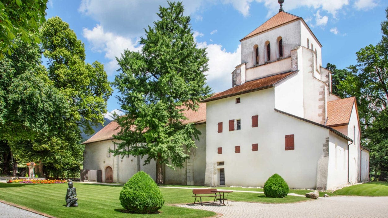 photo extérieur Abbaye de Bonmont statue