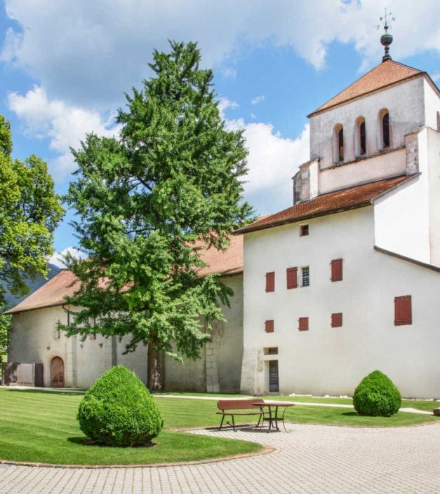 photo extérieur Abbaye de Bonmont statue