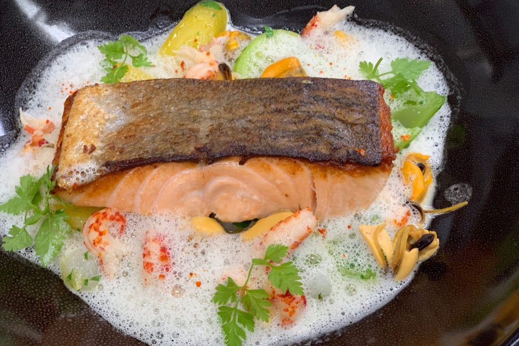 Plat du jour restaurant Gault Millau Bonmont saumon